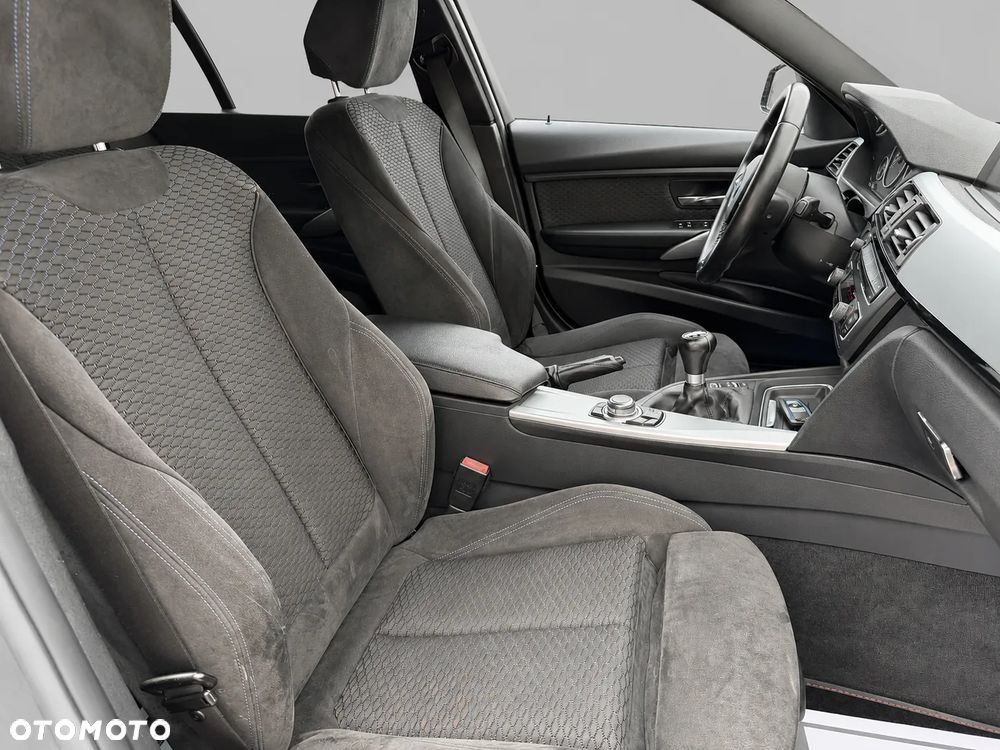 BMW Seria 3 318d M Sport EU6 - 20