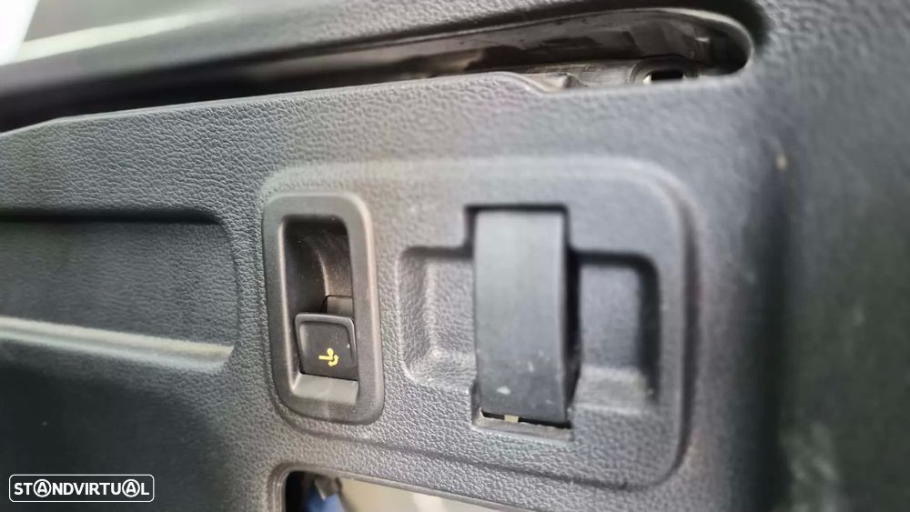 VW Touran 2.0 TDI Highline - 12