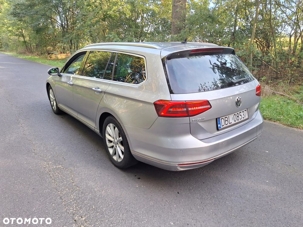 Volkswagen Passat 2.0 TDI (BlueMotion Technology) DSG Highline - 11