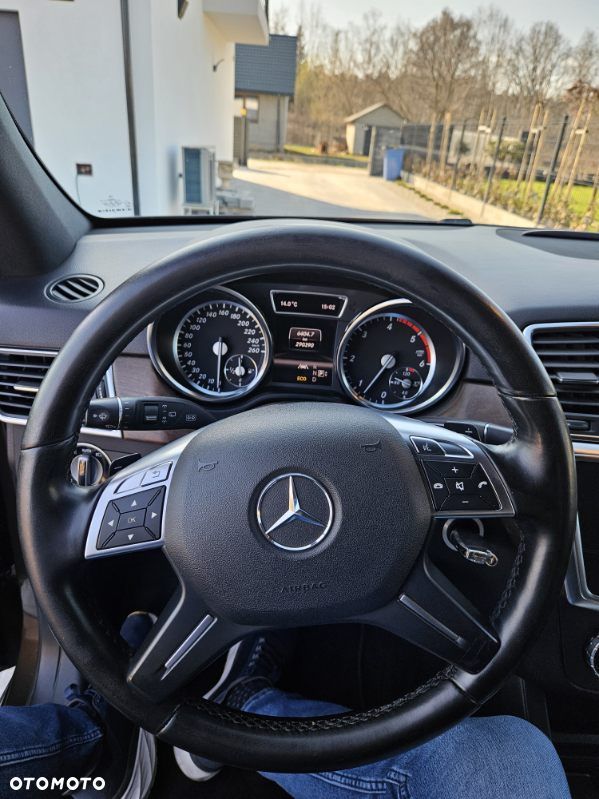 Mercedes-Benz ML - 6