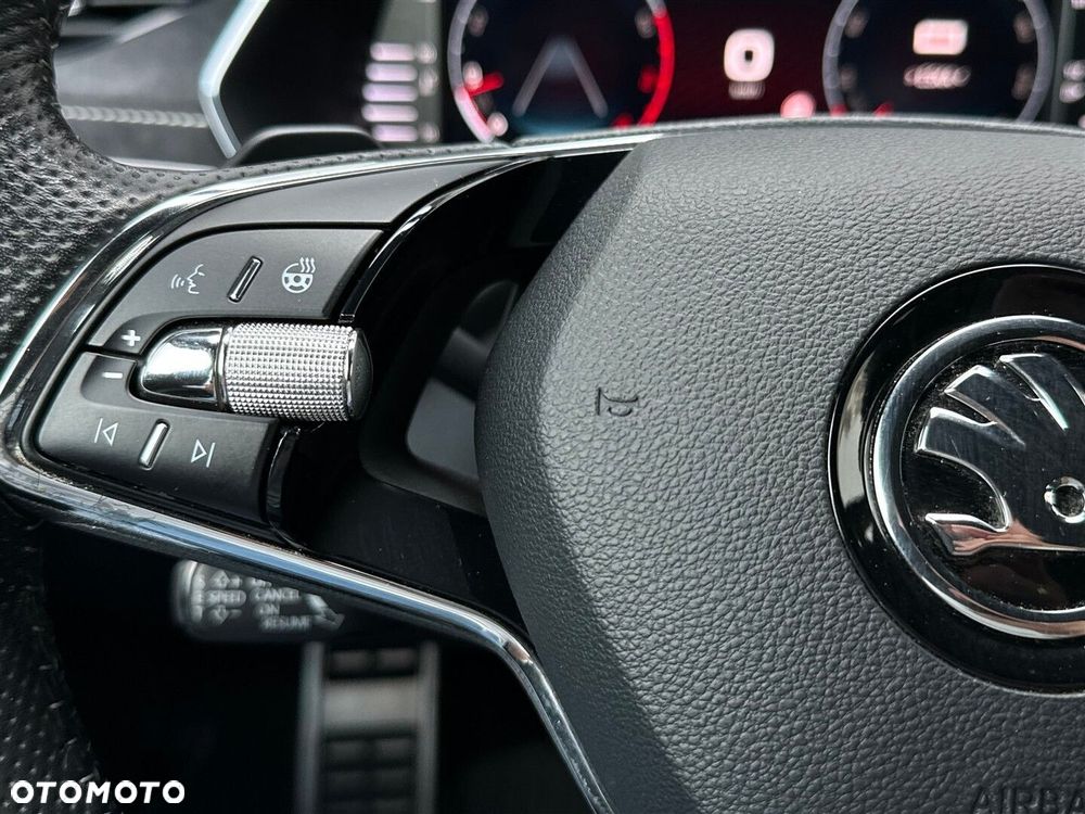 Skoda Octavia 2.0 TSI RS DSG - 17