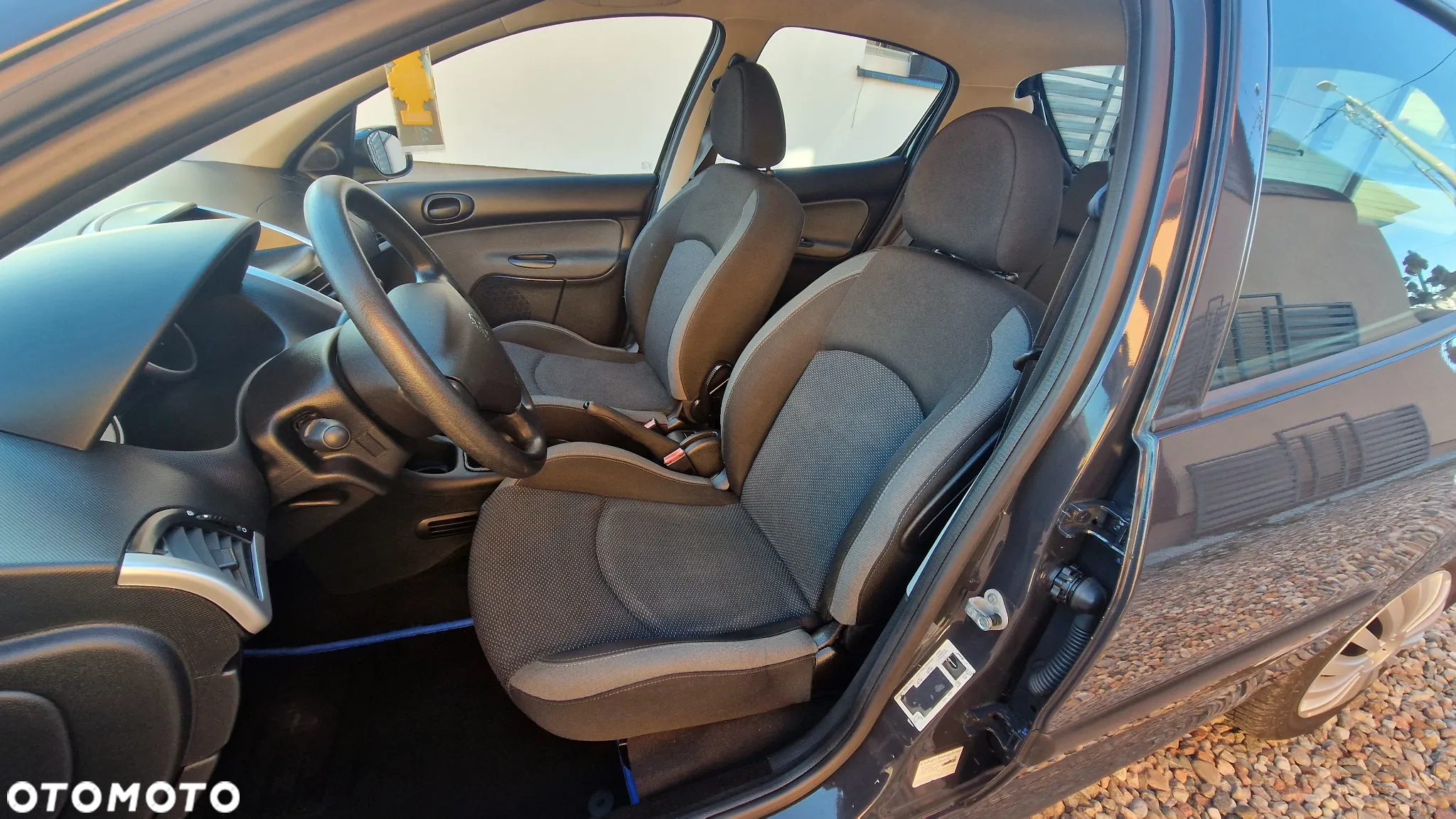 Peugeot 206 plus - 22