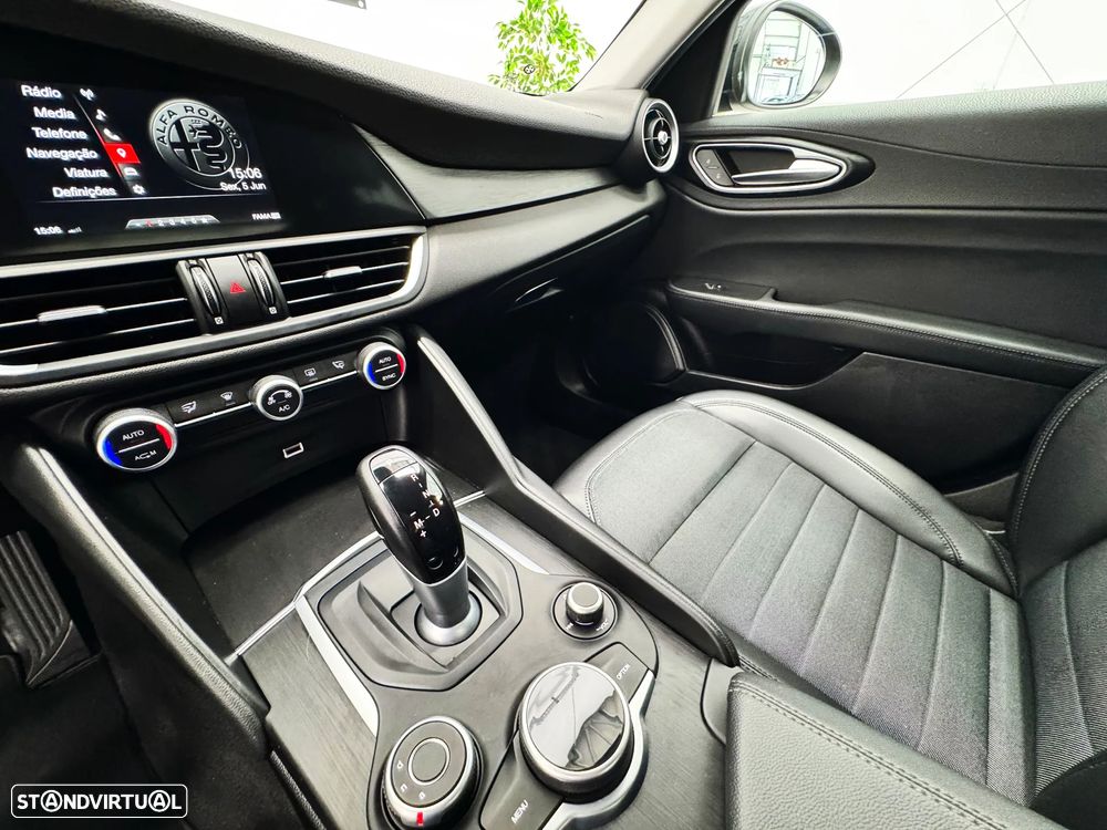 Alfa Romeo Giulia 2.2 D Super AT8 - 20