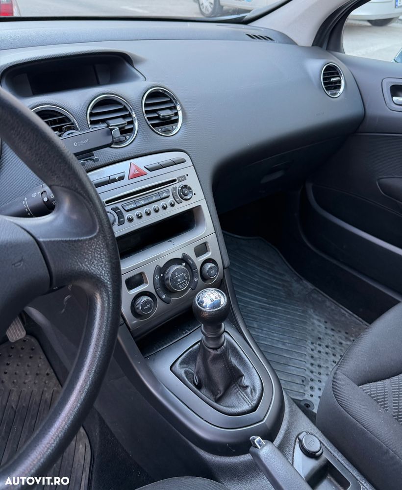 Peugeot 308 1.6HDi Premium - 4