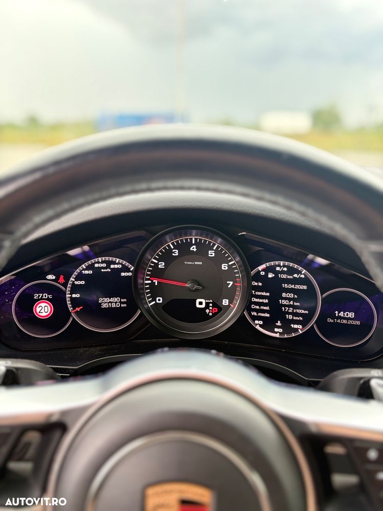 Porsche Cayenne - 11