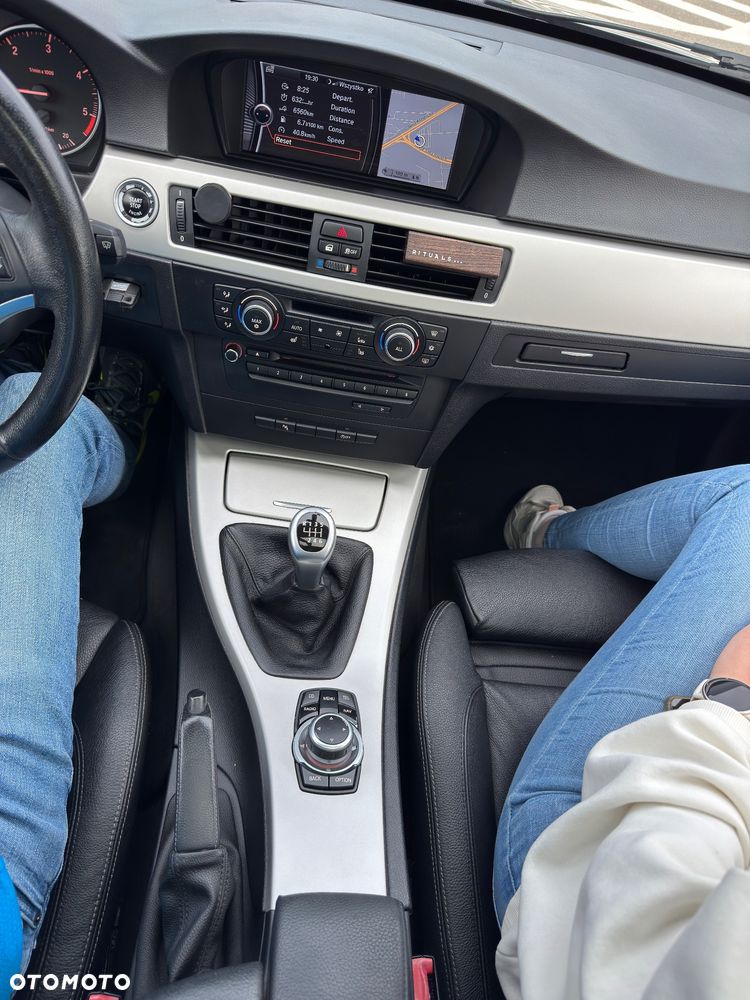 BMW Seria 3 320d - 32