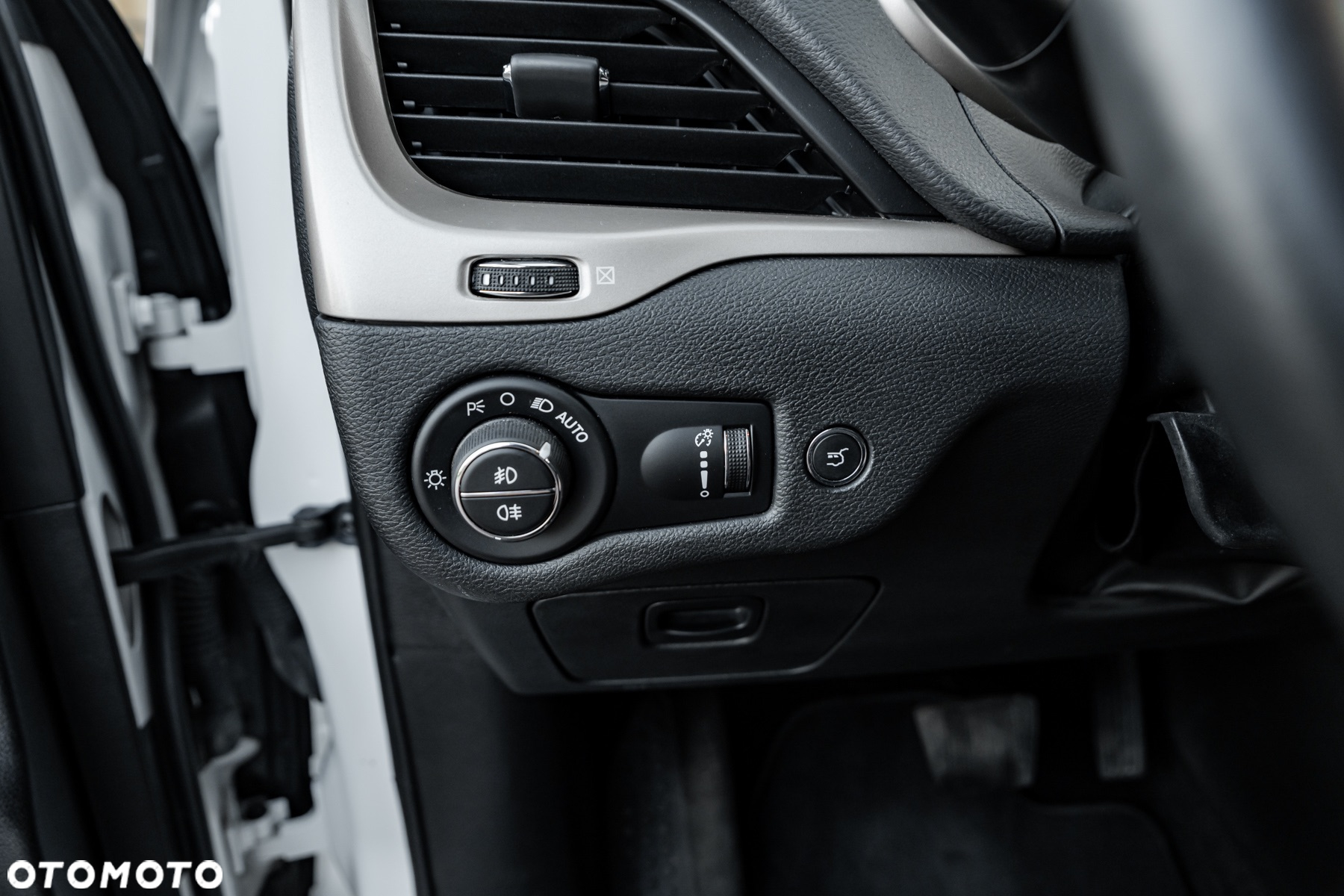 Jeep Cherokee 2.2 Multijet Active Drive I Automatik Night Eagle - 29