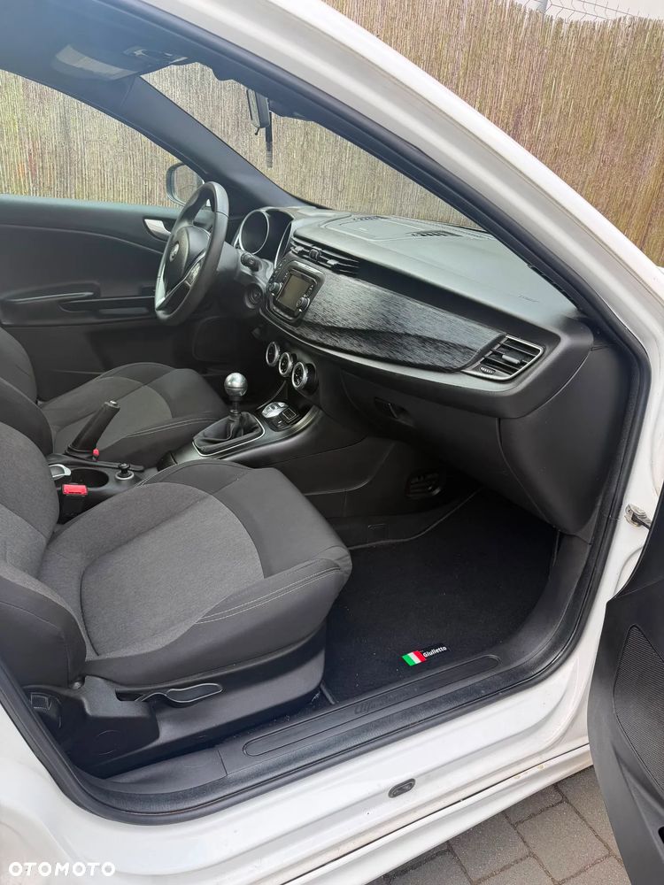 Alfa Romeo Giulietta 1.6 JTDM - 13