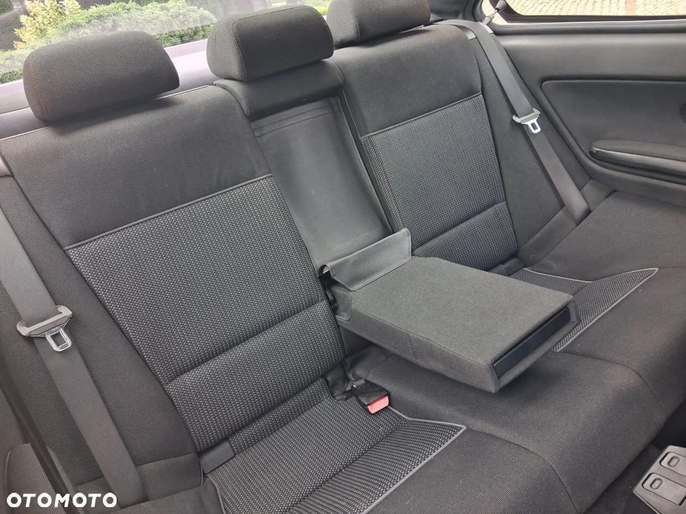 BMW Seria 3 318 Ci Edition Sport - 5