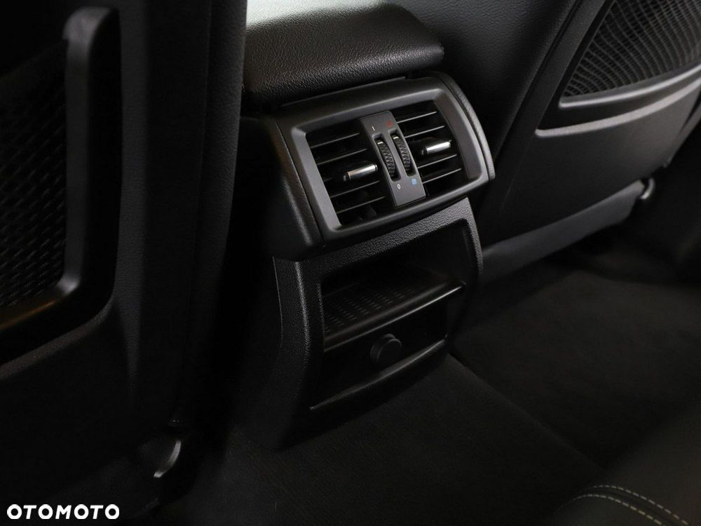 BMW X4 xDrive20d - 38