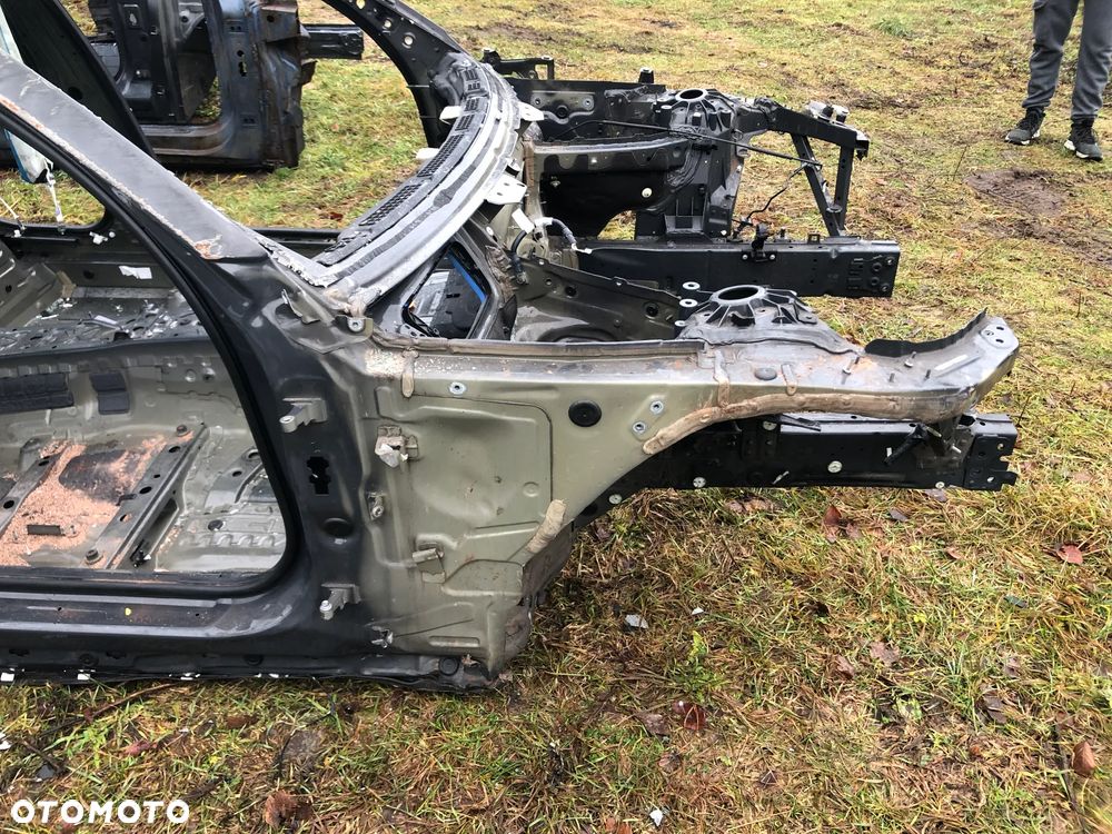 KAROSERIA Z DOKUMENTAMI BMW 3 G21 320d - 6