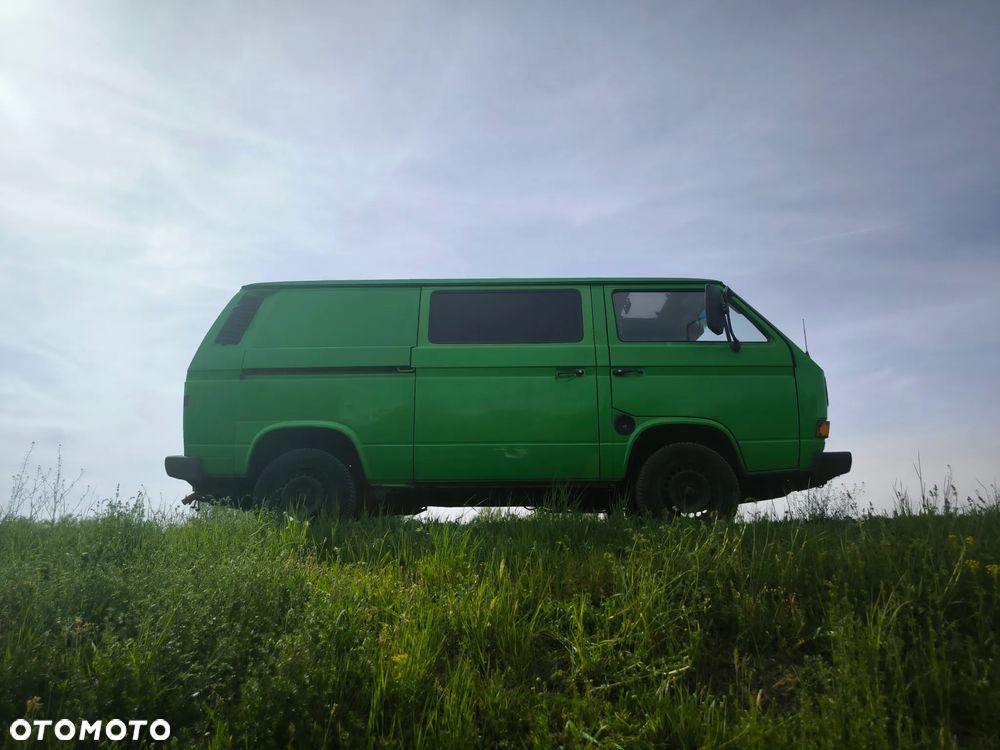 Volkswagen Transporter - 1