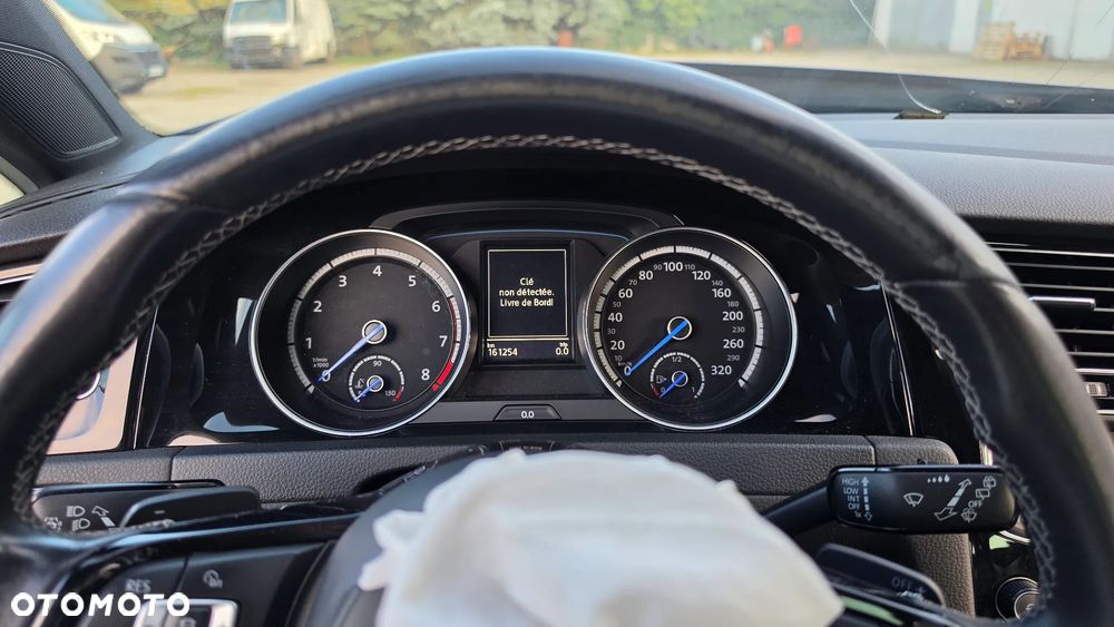 Volkswagen Golf - 24