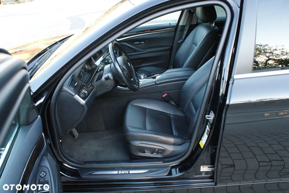 BMW Seria 5 528i Sport-Aut Luxury Line - 19
