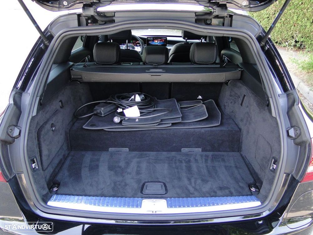 Mercedes-Benz C 300 h AMG Line - 12