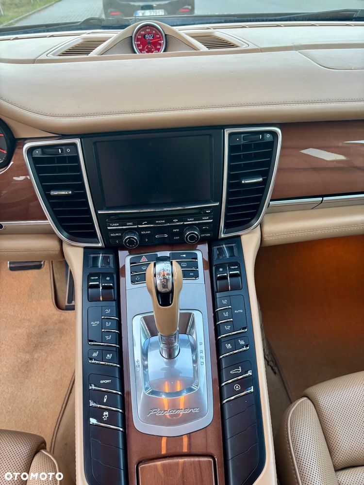 Porsche Panamera 4 - 16