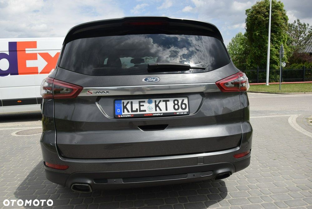 Ford S-Max - 16