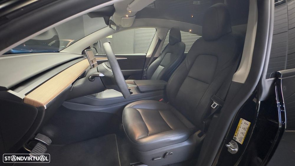 Tesla Model Y Long Range Dual Motor AWD - 23