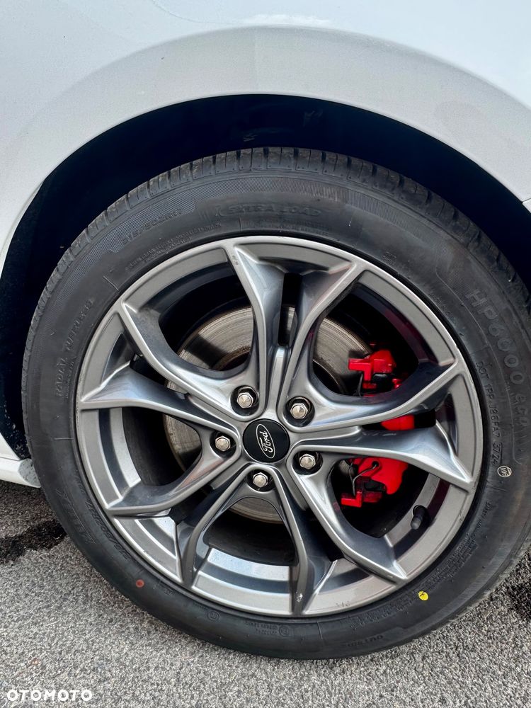Ford Focus 1.0 EcoBoost Hybrid ST-LINE STYLE - 12