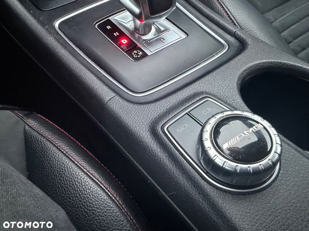 Mercedes-Benz CLA 45 AMG 4Matic 7G-DCT - 40