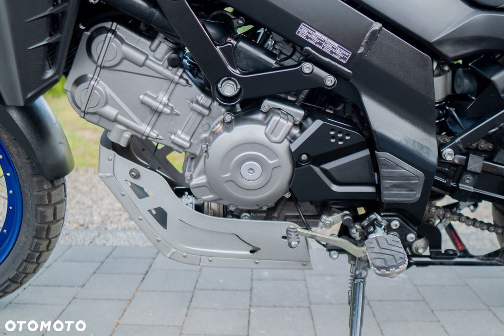 Suzuki V-STROM - 30