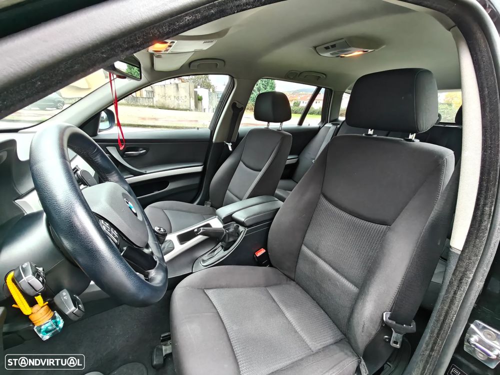 BMW 320 d Touring - 11