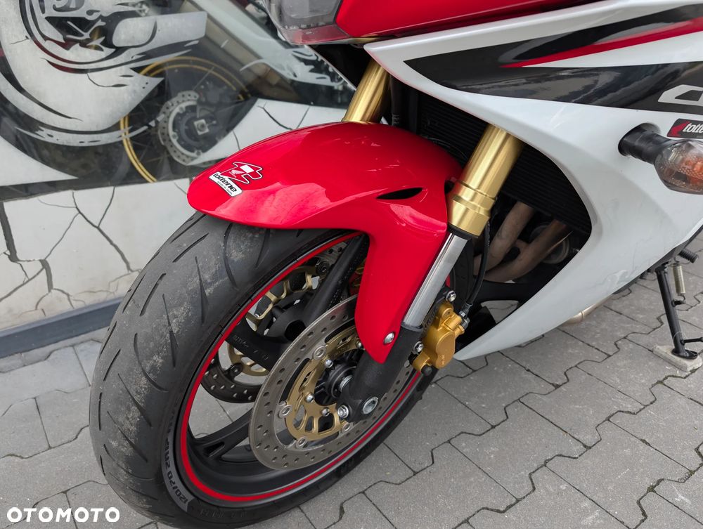Honda CBR - 8