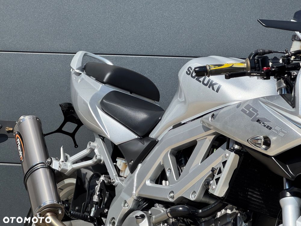 Suzuki SV - 6