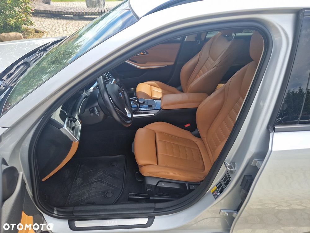 BMW Seria 3 330e xDrive - 20