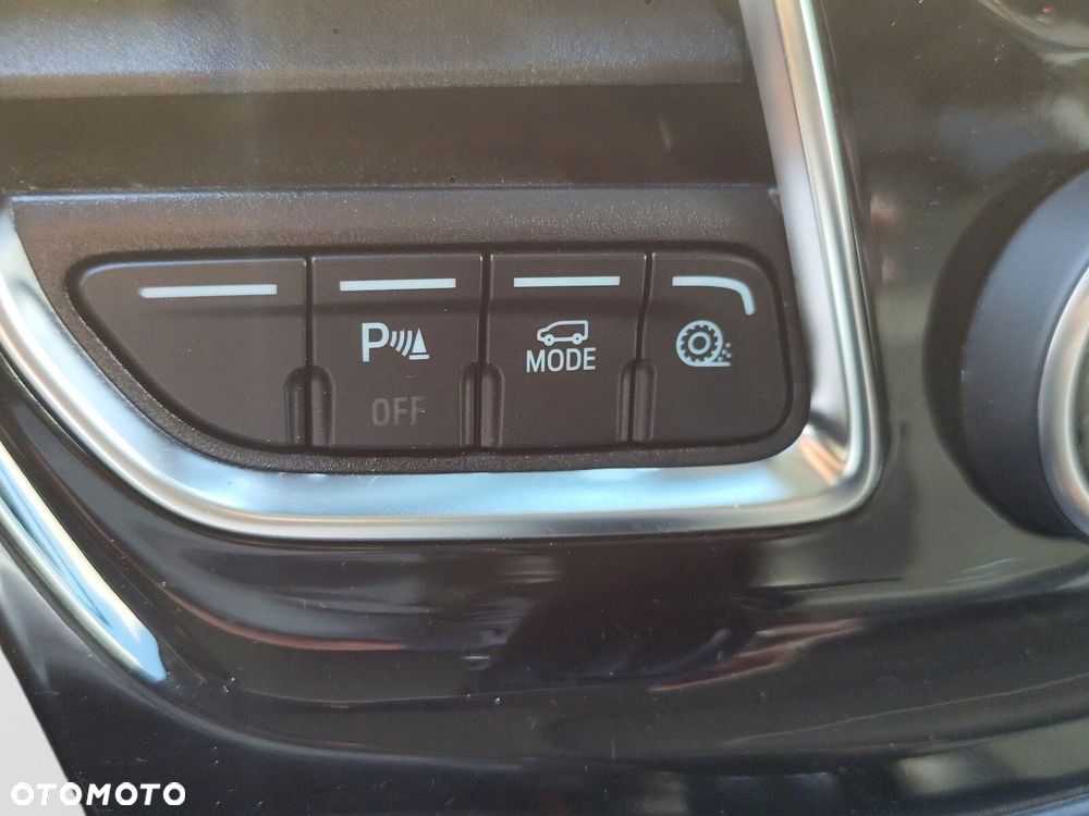 Ford Tourneo Custom - 27