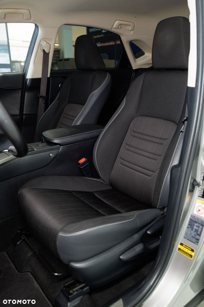 Lexus NX 300h Business Edition AWD - 6