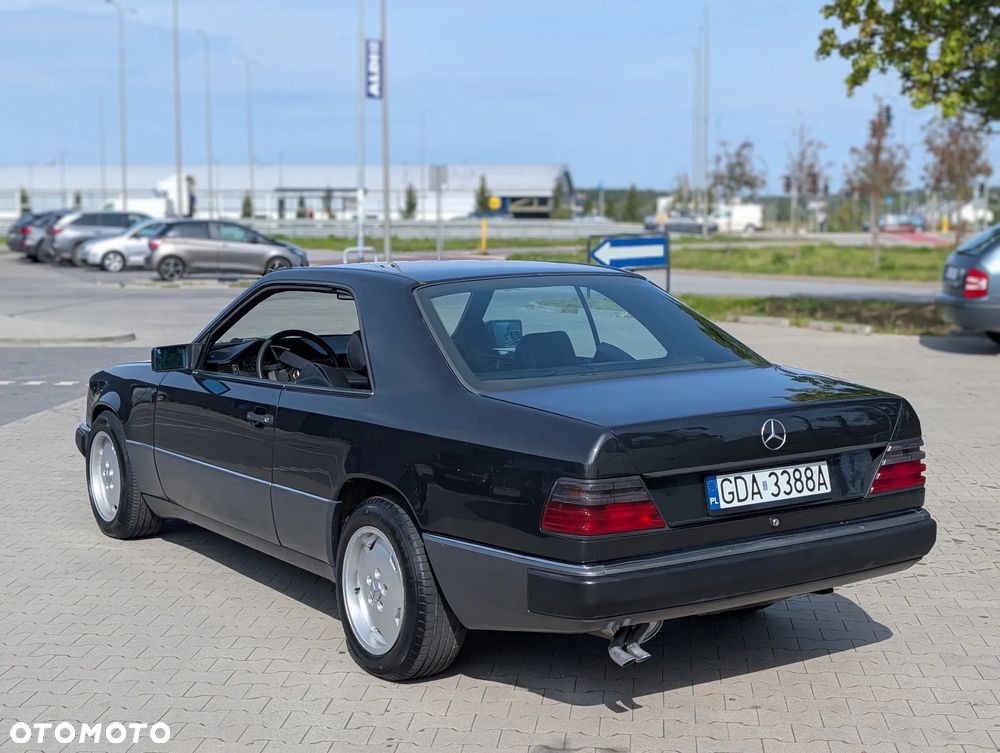Mercedes-Benz W124 (1984-1993) - 12