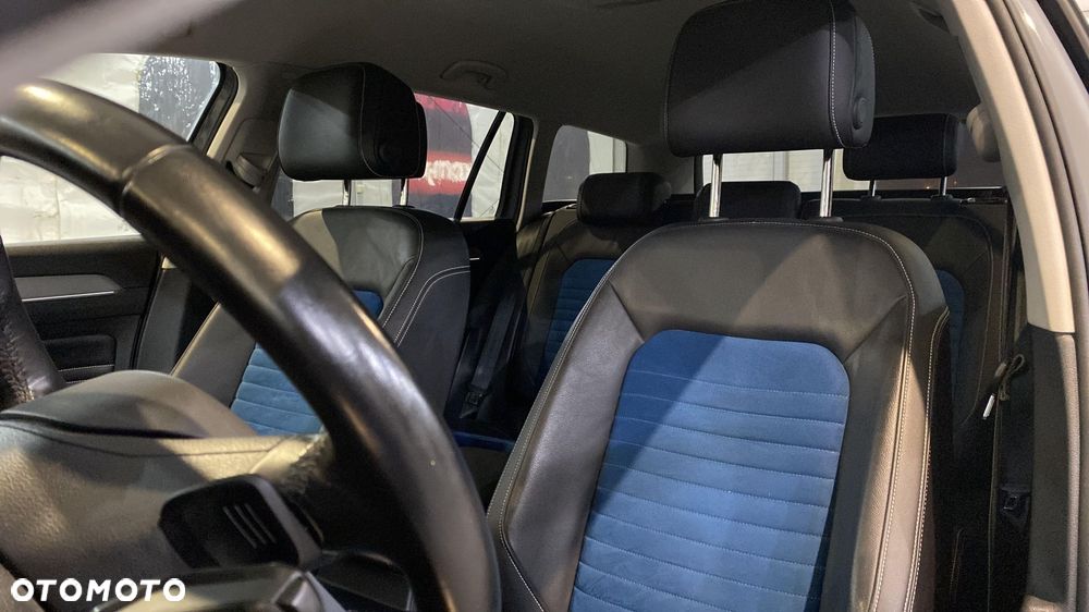 Volkswagen Passat - 11