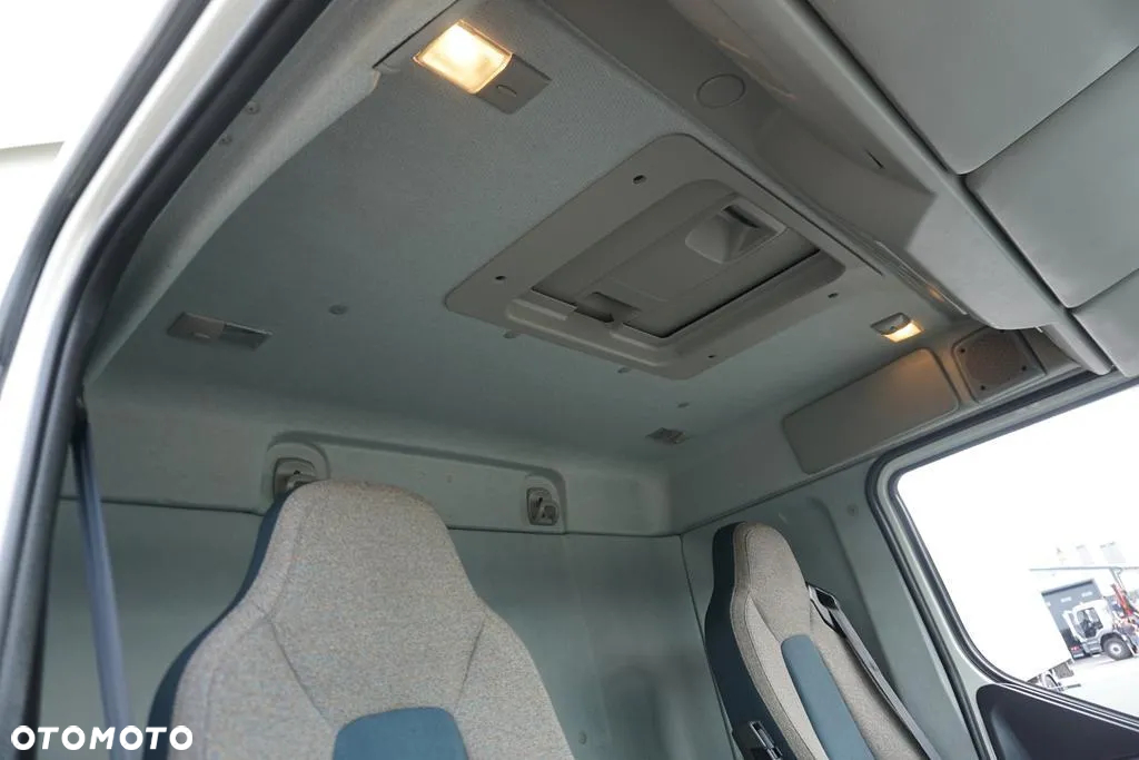 Volvo FL / 280 / EURO 6 / IZOTERMA + WINDA / 18 PALET / ŁAD. 9540 KG - 36