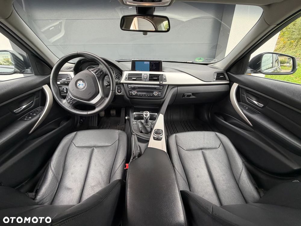 BMW Seria 3 328i xDrive - 10