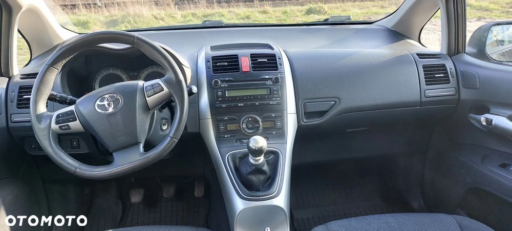 Toyota Auris 1.6 Luna - 6