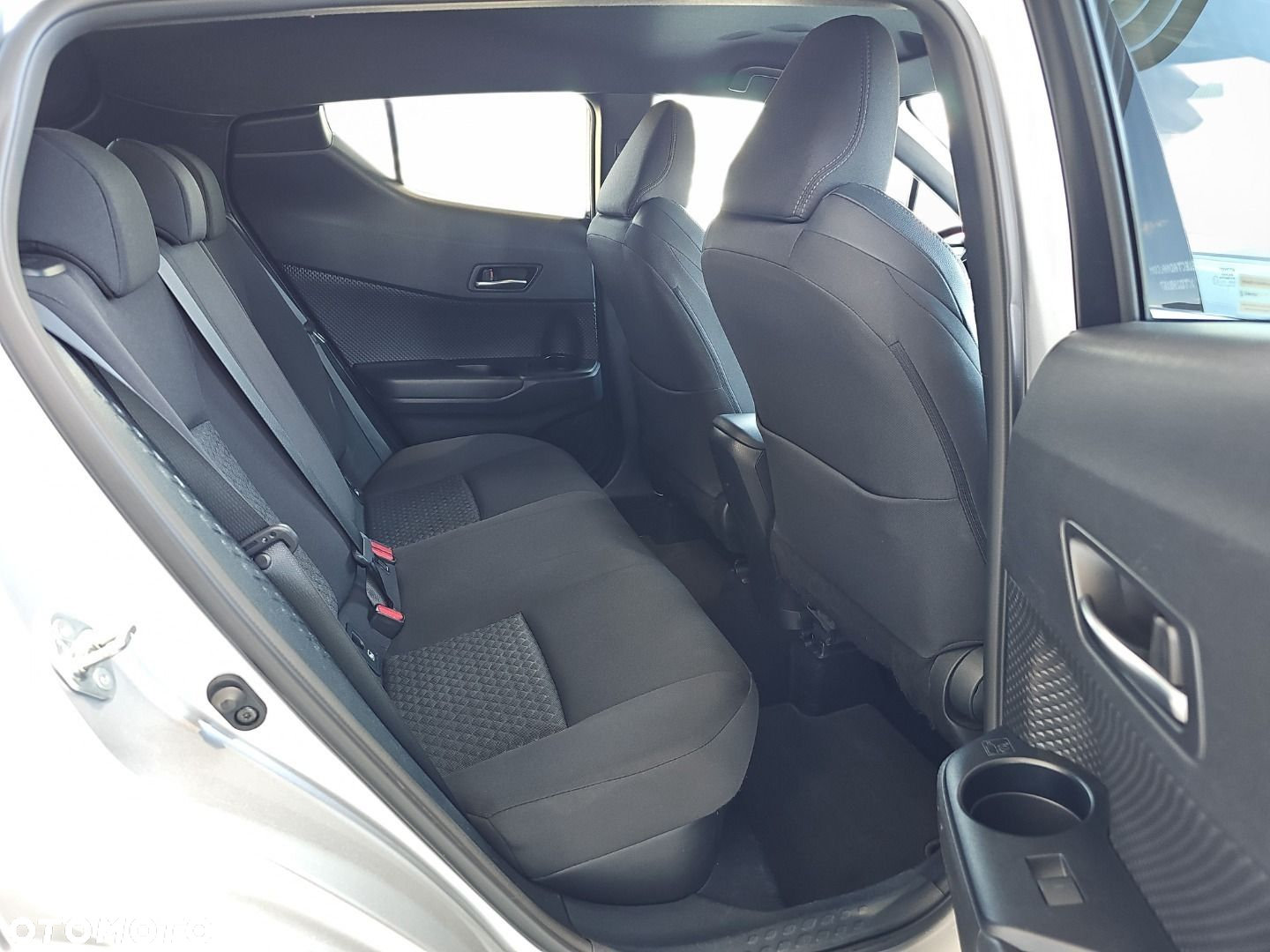 Toyota C-HR - 8