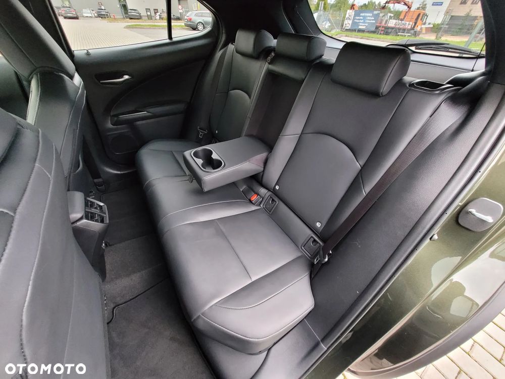 Lexus UX 300h F Sport Design - 13