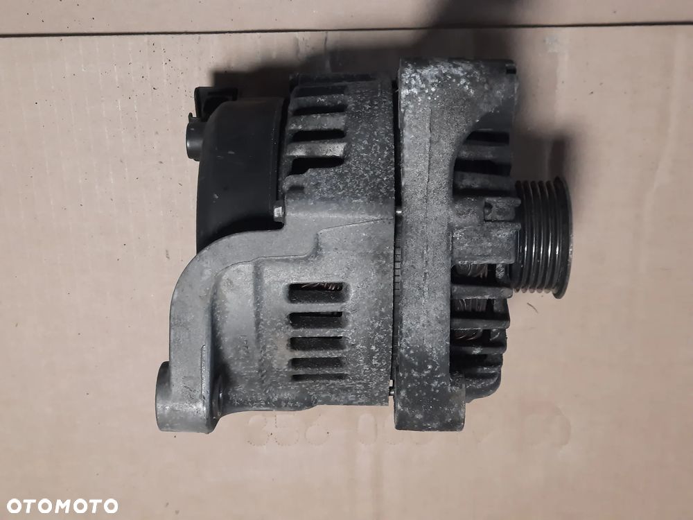 Alternator BMW E90 E87 N47 7802261 - 1