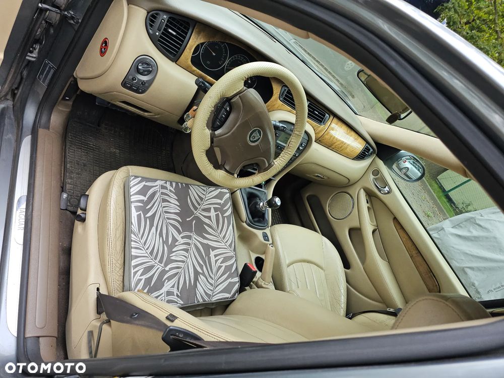 Jaguar X-Type 2.0 D High - 8