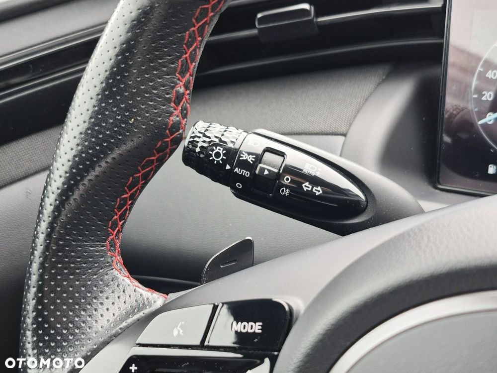 Hyundai Tucson 1.6 T-GDi HEV Modern 2WD - 28