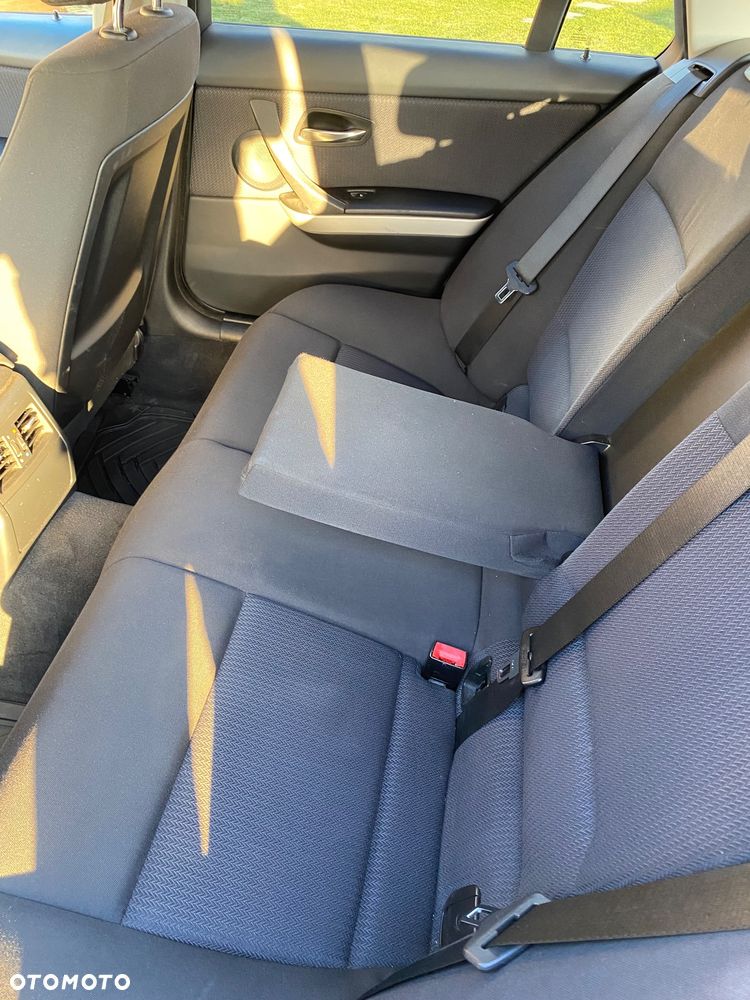 BMW Seria 3 318i - 12
