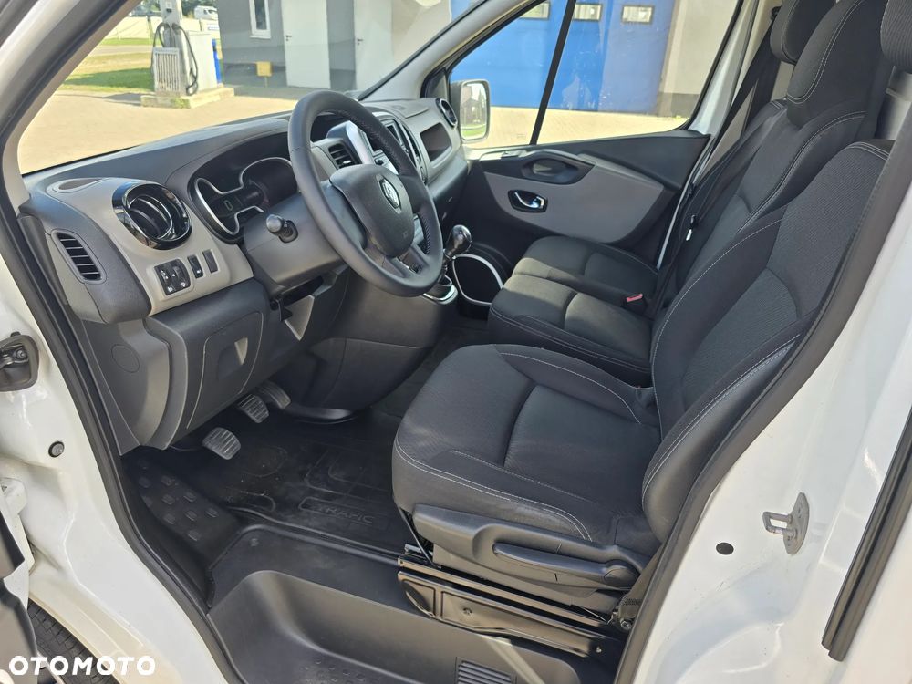 Renault Trafic - 10