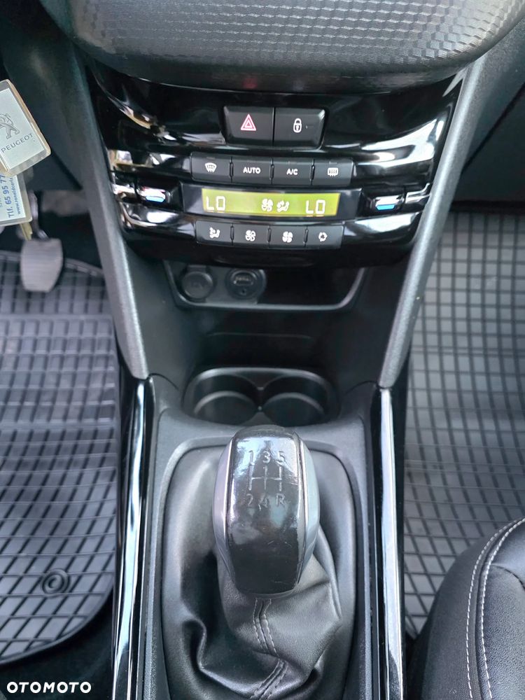 Peugeot 2008 - 21