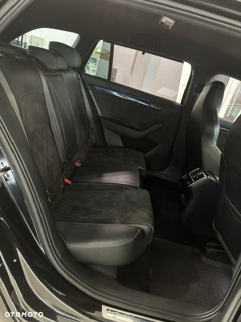 Skoda Superb 2.0 TDI SCR 4x4 Sportline DSG - 15