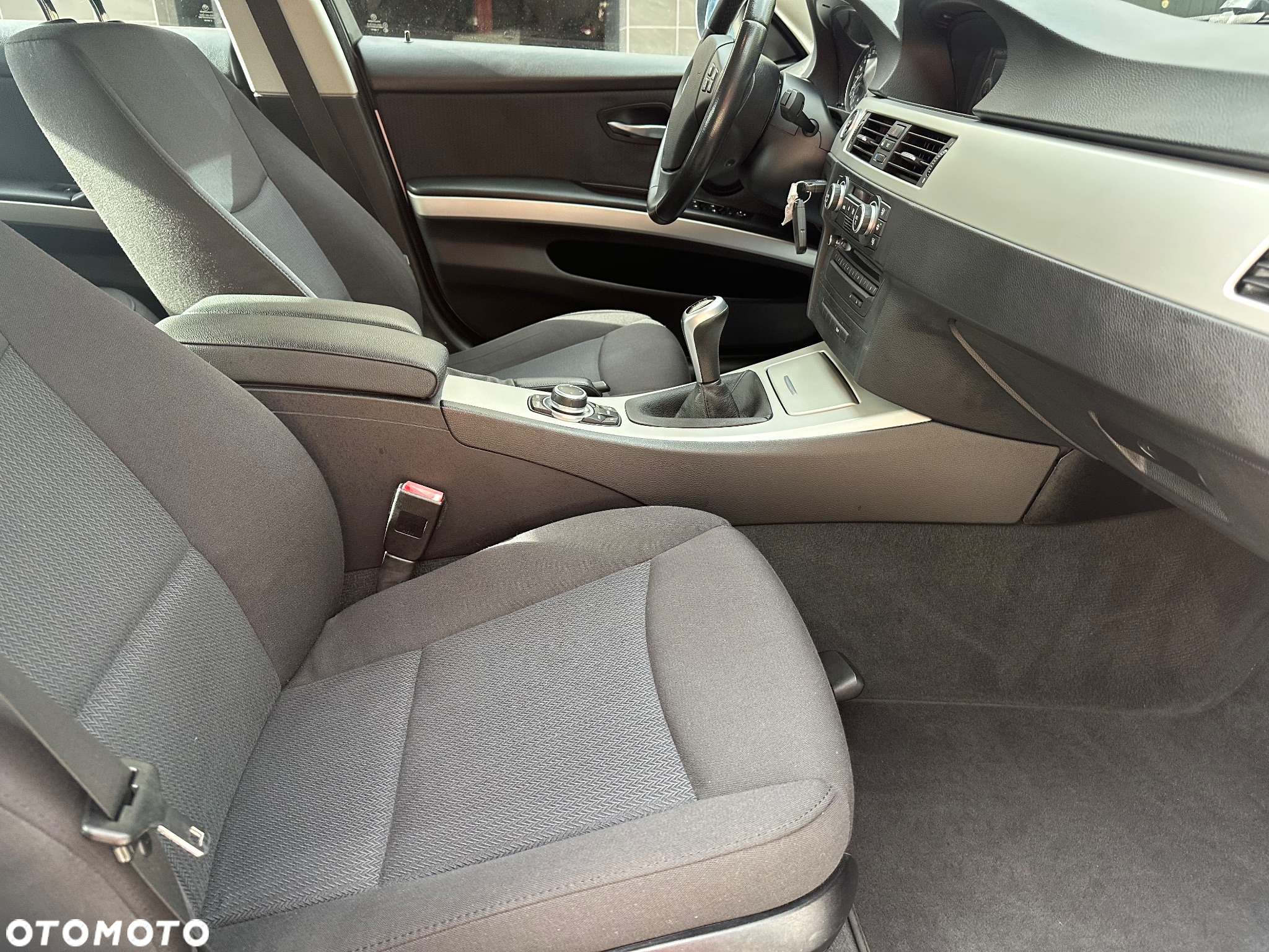BMW Seria 3 318i - 33