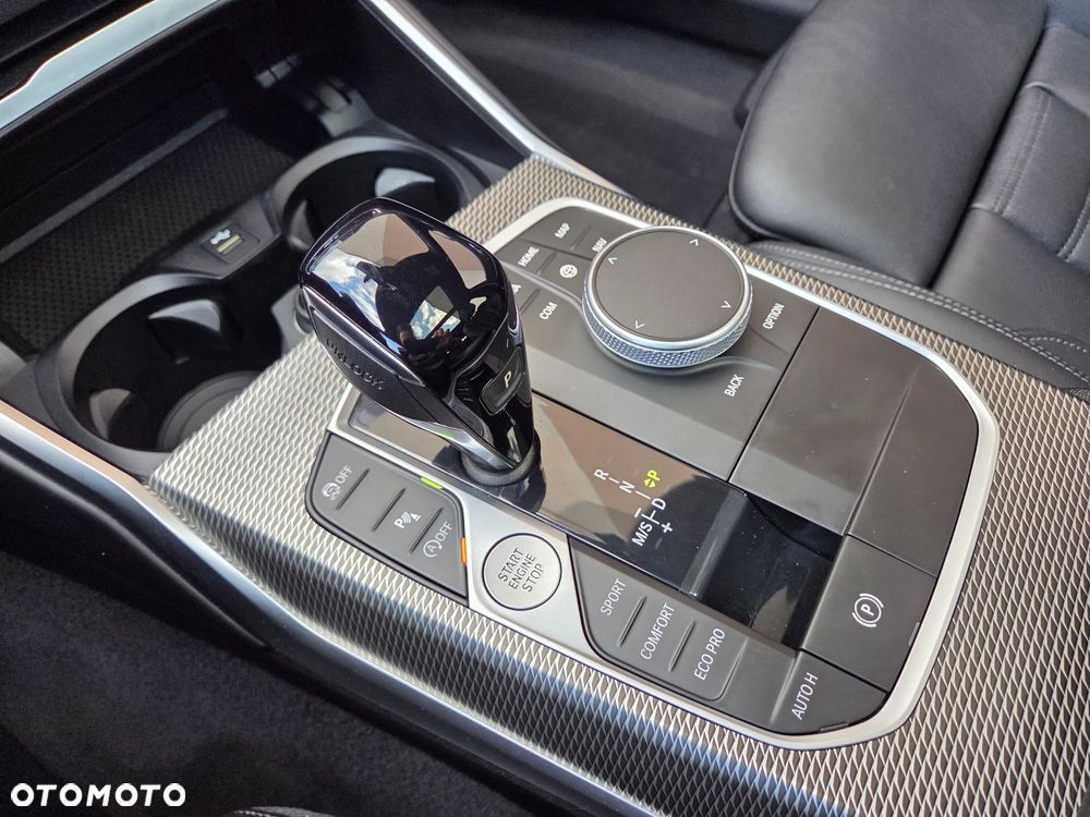 BMW Seria 3 320i Edition M Sport Shadow - 17