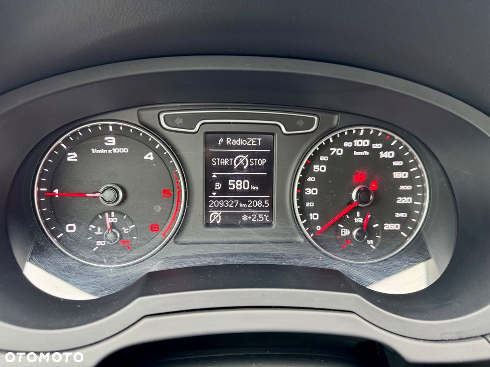 Audi Q3 2.0 TDI Design - 12