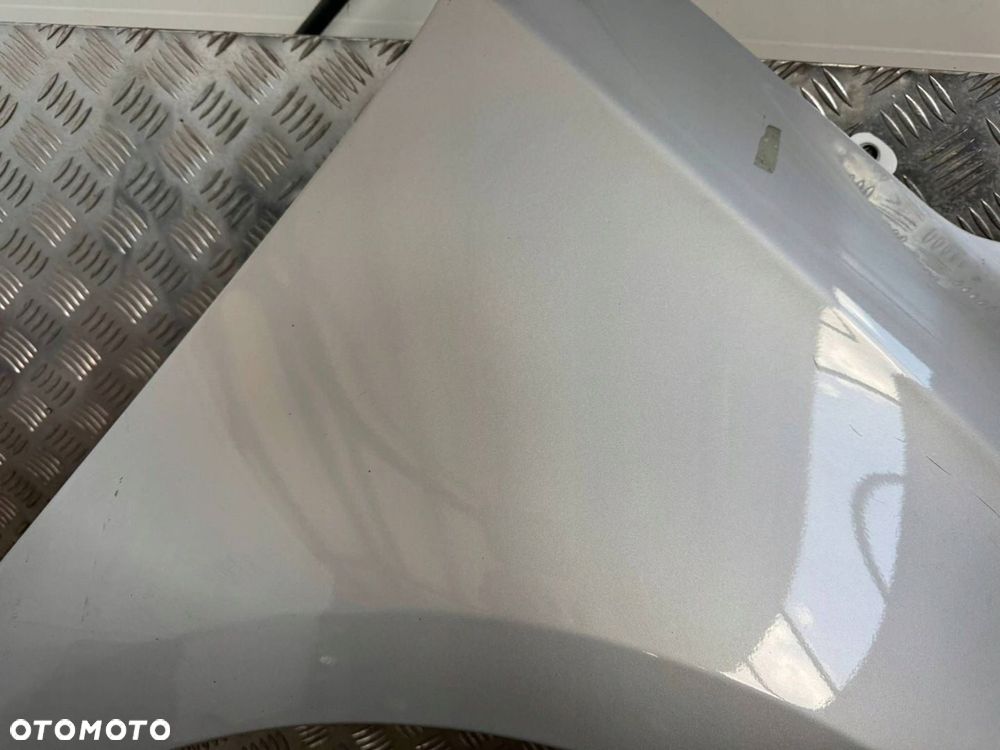 KIA Carens IV 2013-2019 Błotnik przedni prawy 3D - 4