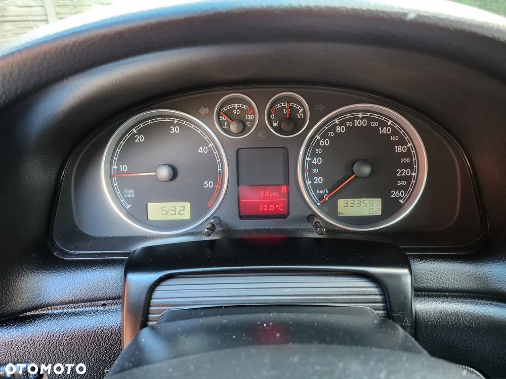 Volkswagen Passat - 12